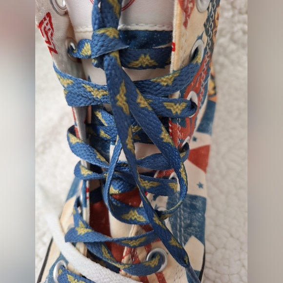 ConverseWonder Woman High Top Chuck Taylors Womens Size 9 - Picture 10 of 10